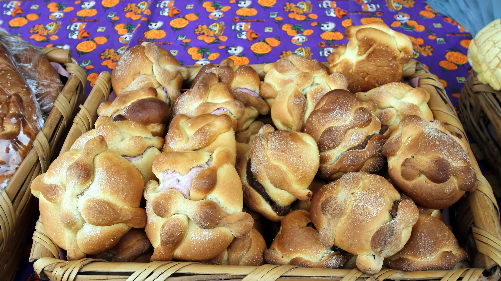 JE291020222280Pan de Muerto